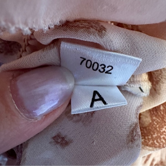 Ann Taylor Leopard Print Smocked Blouse Size Medium Elastic Cuffs Romantic Chic - Picture 7 of 11